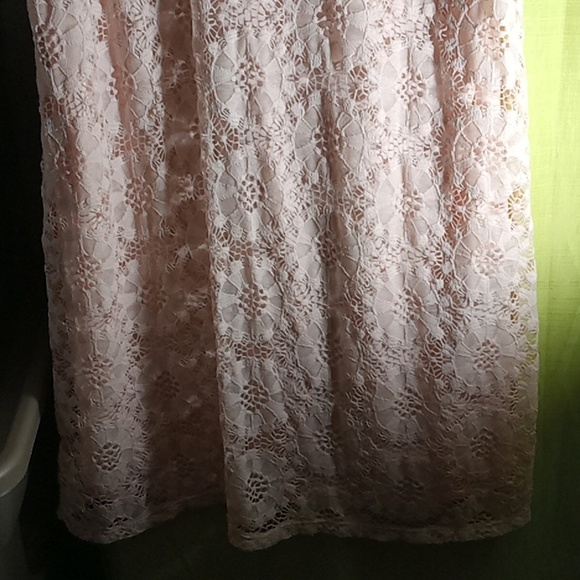 Light Pink dress lined. XXL plus size. Zippers in back - Picture 3 of 7